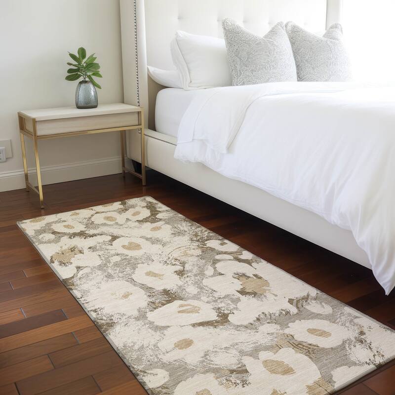 Machine Washable Indoor/ Outdoor Modern Daisy Chantille Rug