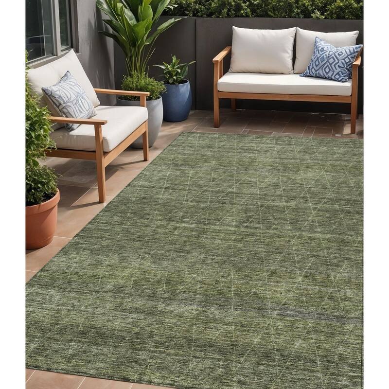 HomeRoots Geometric Transitional Rectangle Outdoor Rug - 5' X 8'