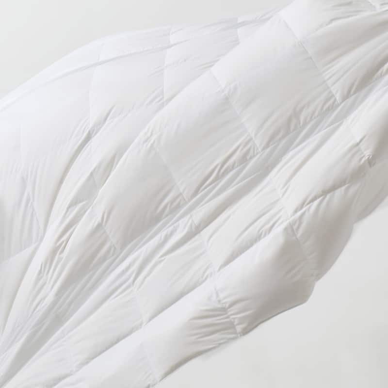 Ultra Lightweight Cooling Down Comforter for Hot Sleepers