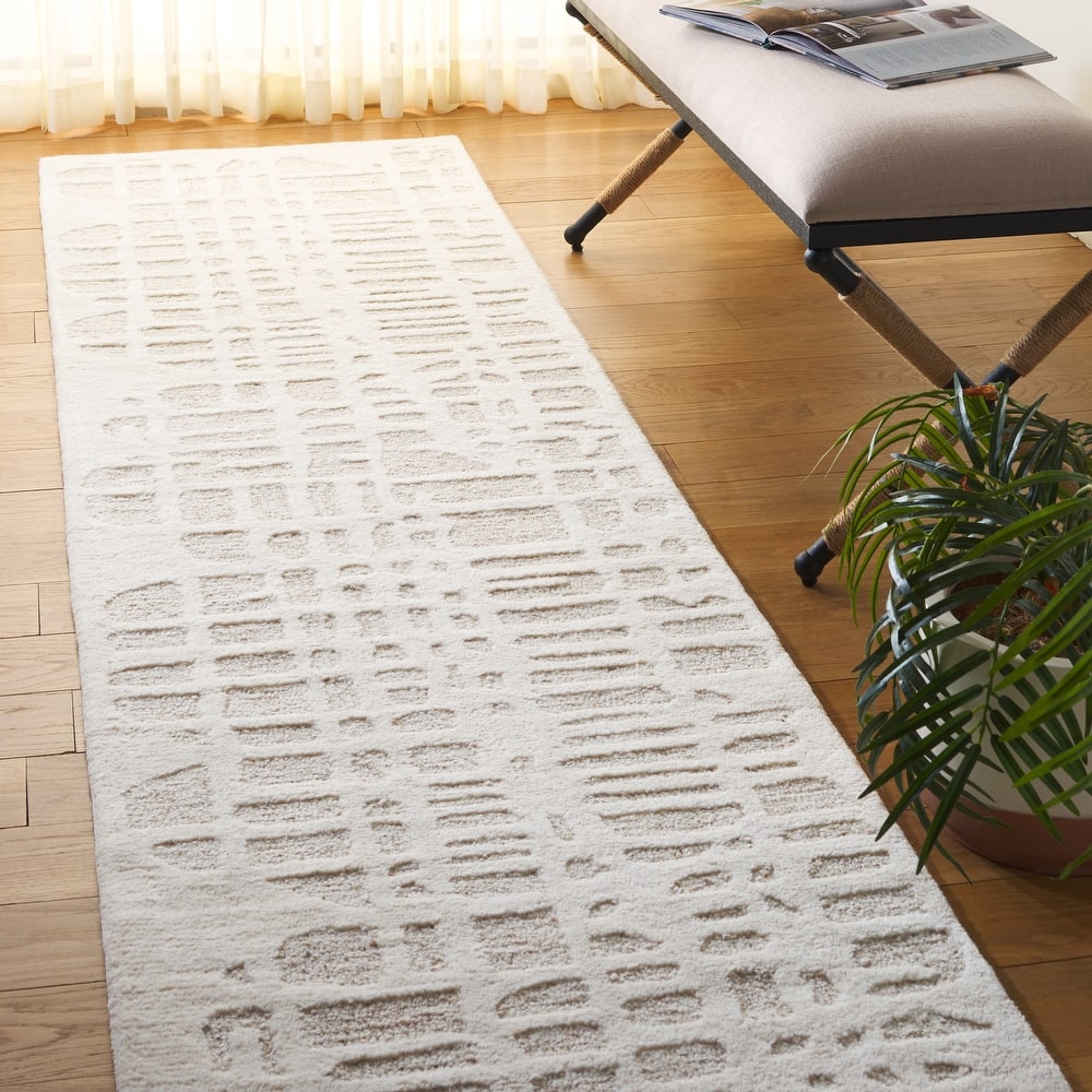 SAFAVIEH Handmade Ebony Ishbel Wool Rug