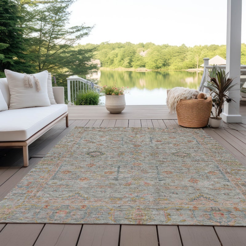 Machine Washable Indoor/ Outdoor Distressed Traditional Chantille Rug