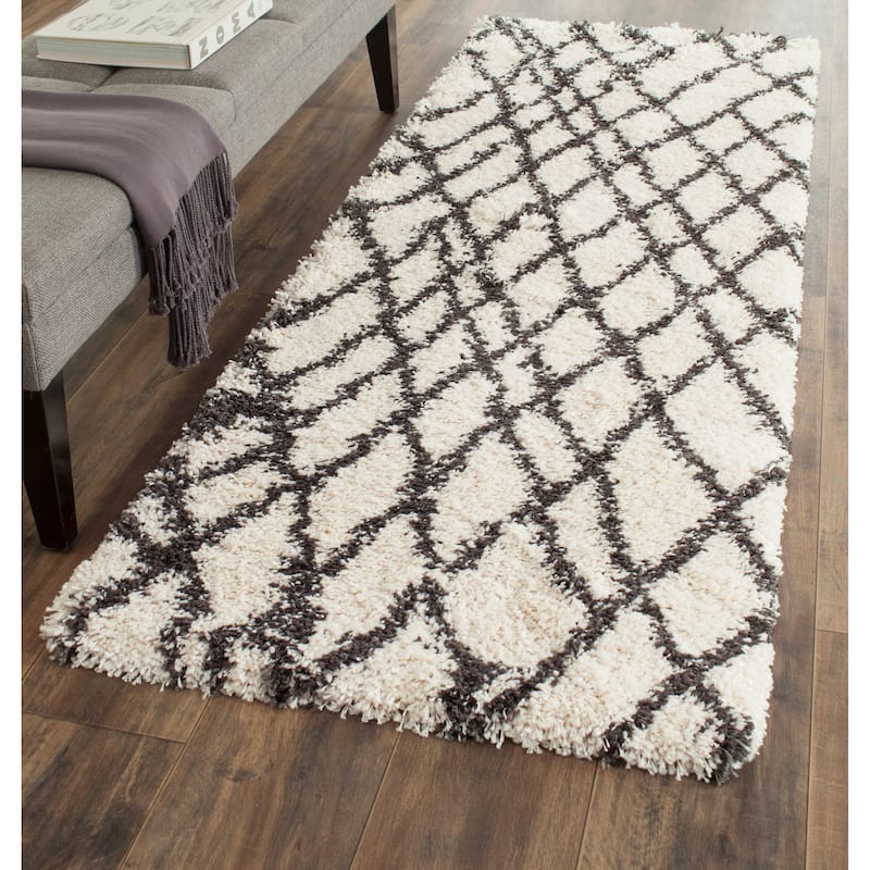 SAFAVIEH Belize Shag Nydia 2-inch Thick Rug - 2'3" x 11' Runner - Ivory/Charcoal