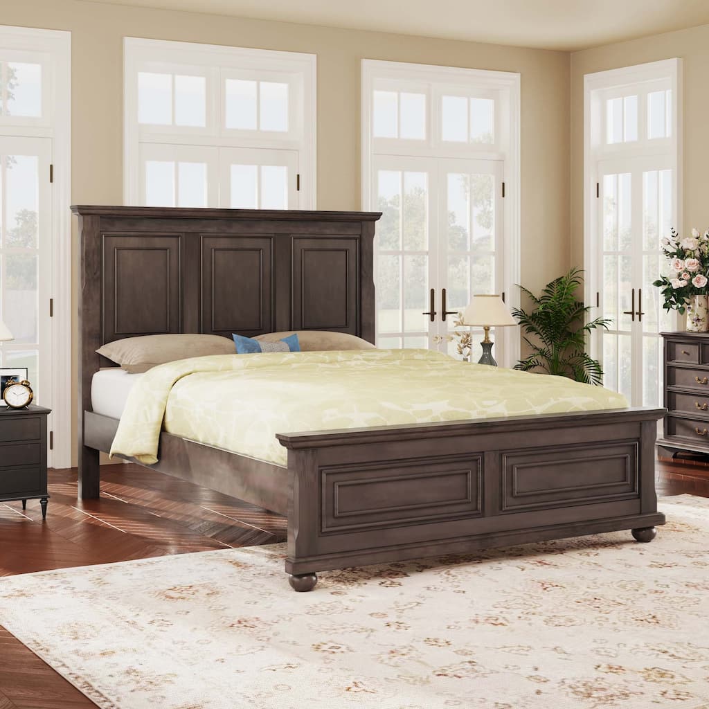 Traditional Town and Country Style Pinewood Vintage Queen Bed