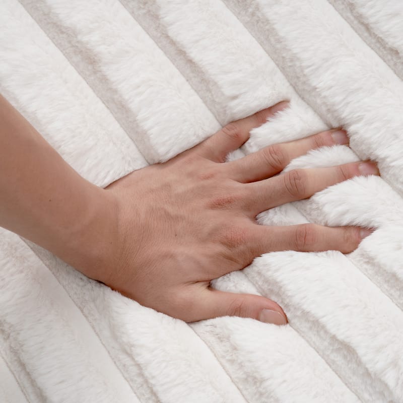 Modern Cream Faux Rabbit Fur Single Chaise Lounge with 2 Cup Holders, 2 Pillows & Solid Wood Frame, Cozy Daybed Sofa Chair