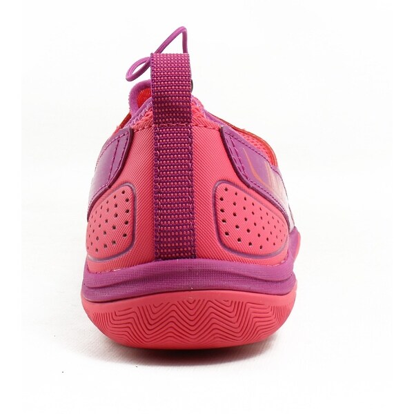 womens size 9 water shoes