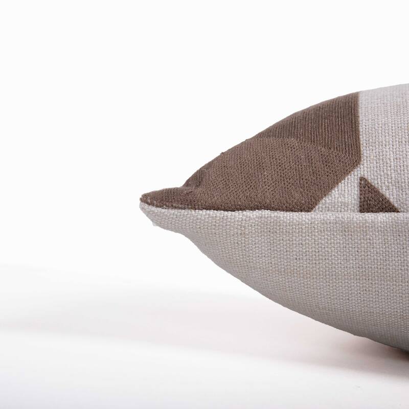 Rizzy Collection Natural Geometric Modern Throw Pillow