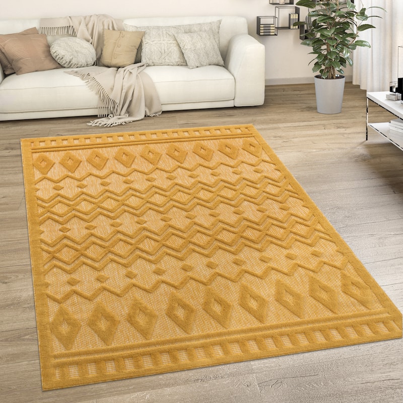 Indoor & Outdoor Rug With Geometric Trellis High-Low Pattern