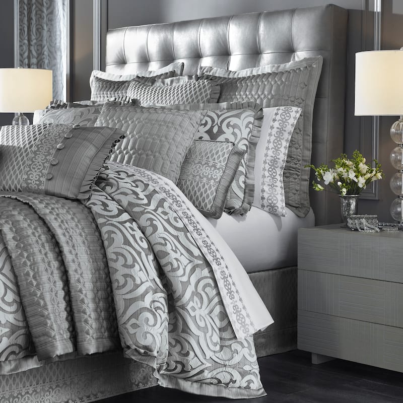 J. Queen New York Luxembourg Luxury Duvet Set
