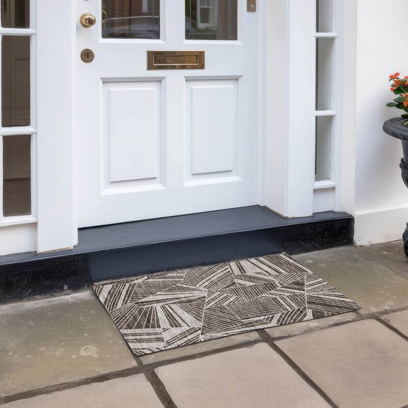 Machine Washable Indoor/ Outdoor Chantille Modern Mosaic Rug - Brown - 1'8" x 2'6"
