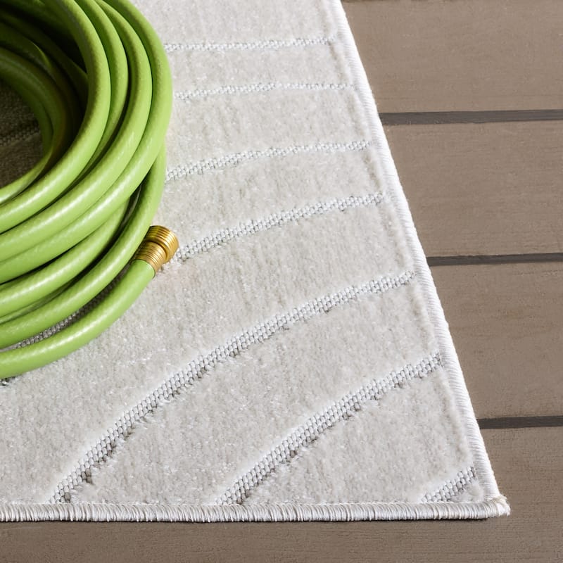 SAFAVIEH Stella John Washable Indoor/Outdoor Rug - Weather Resistant & Easy Cleaning