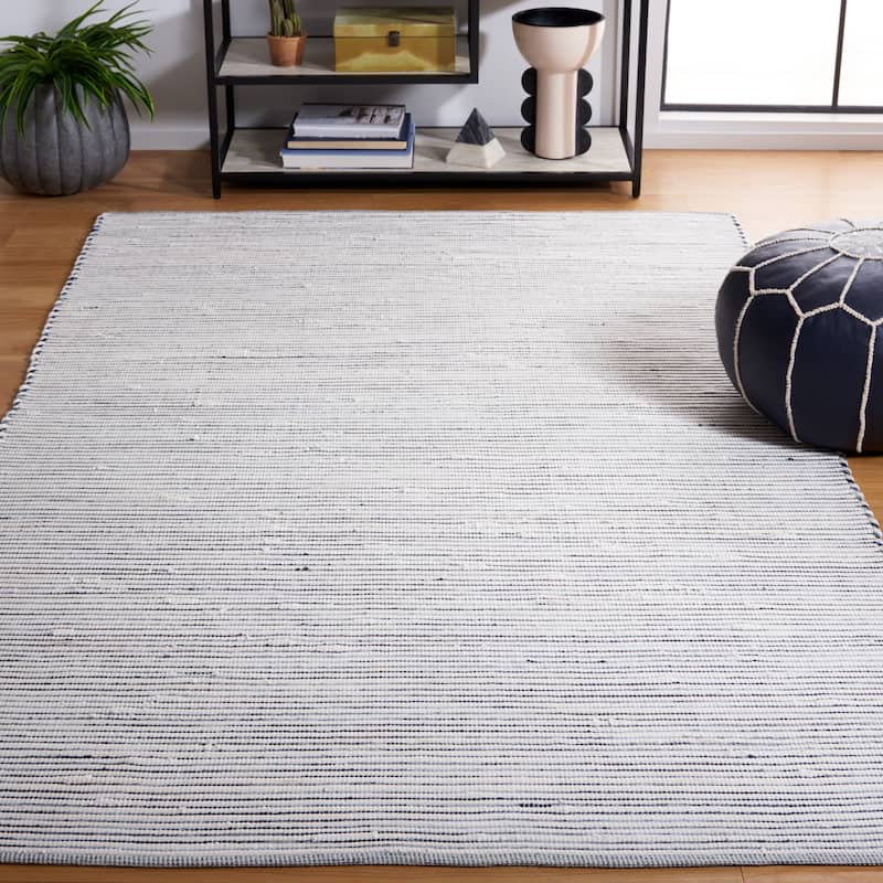 SAFAVIEH, Handmade Montauk Makenzie Stripe Rug