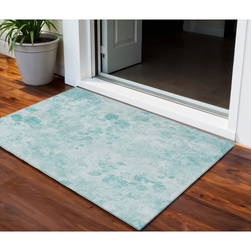 HomeRoots Floral Transitional Rectangle Outdoor Rug - 3' x 5'