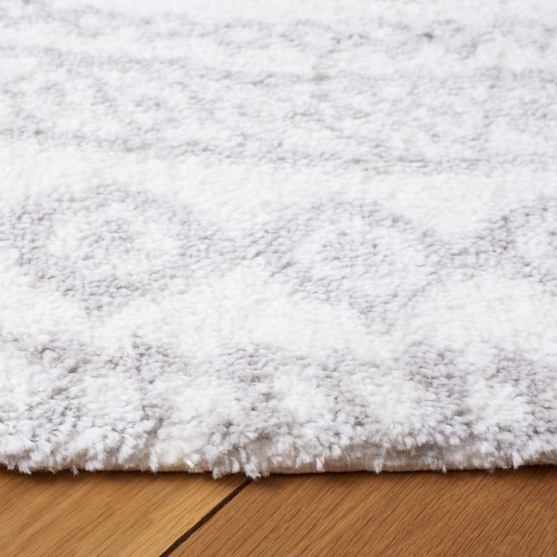 SAFAVIEH Berber Shag Neeta Rug