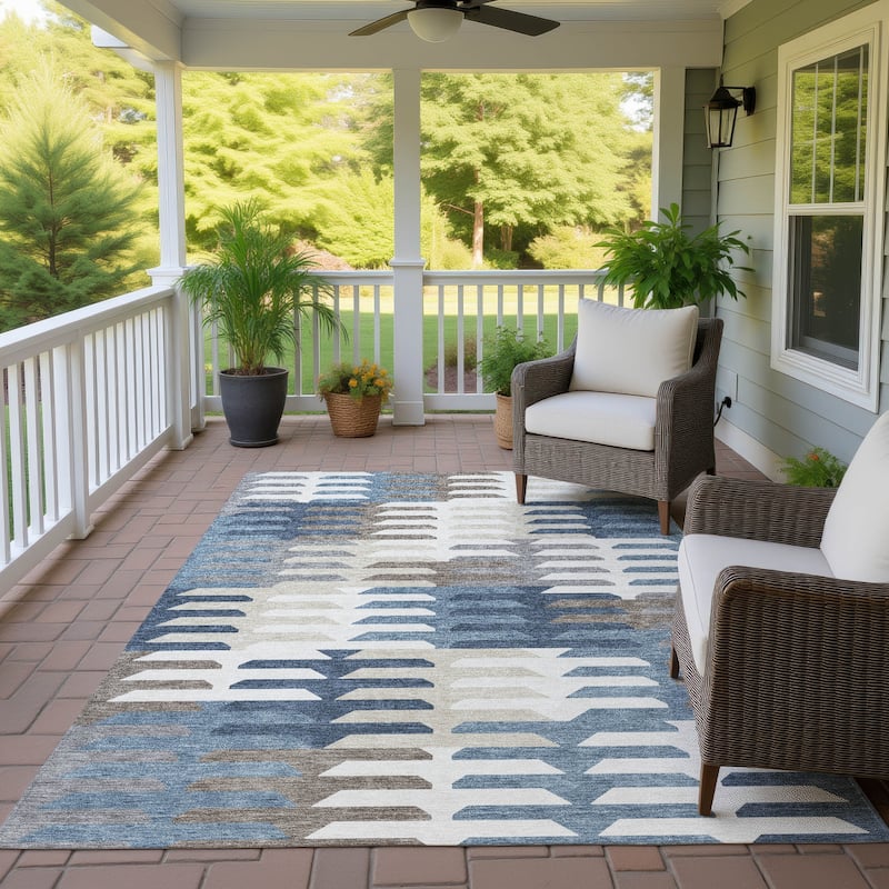 Machine Washable Indoor/ Outdoor Modern Stacks Chantille Rug