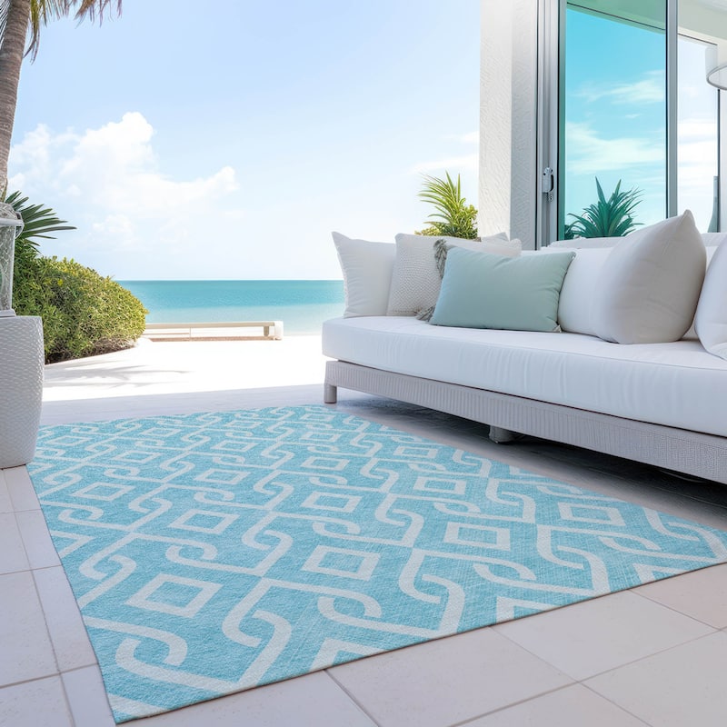 Machine Washable Indoor/ Outdoor Chantille Trellis Scroll Rug