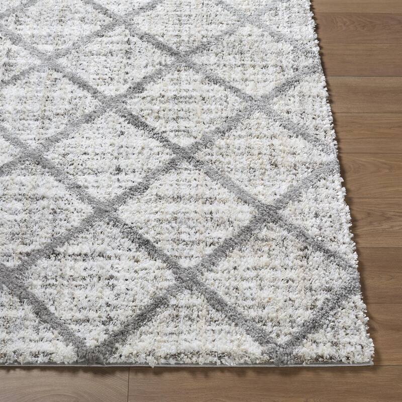 Livabliss Honour Global Area Rug - 5'3" x 7'