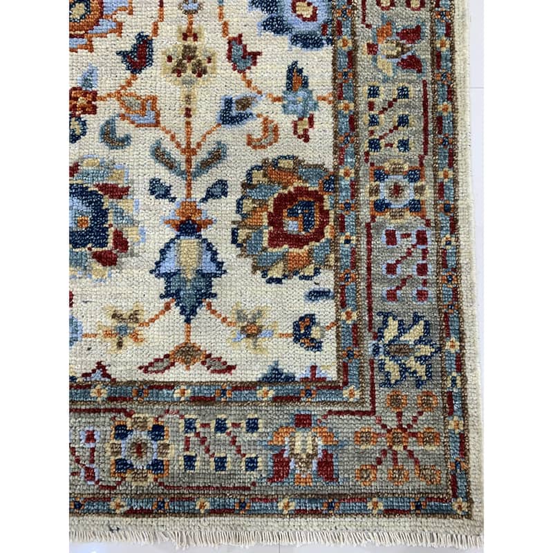 Beige Traditional Classic Oriental Design Area Rug - Elegant and Timeless Design - 6' x 9'