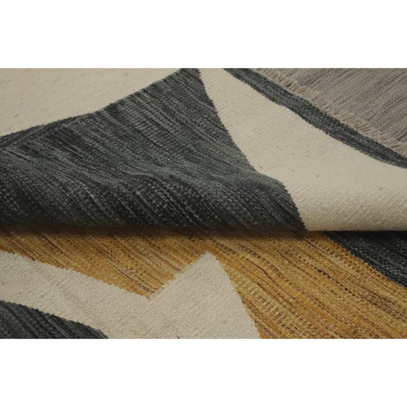Hand Woven Southwestern Wool Beige Geometric Area Rug - 8' 1'' X 4' 10''