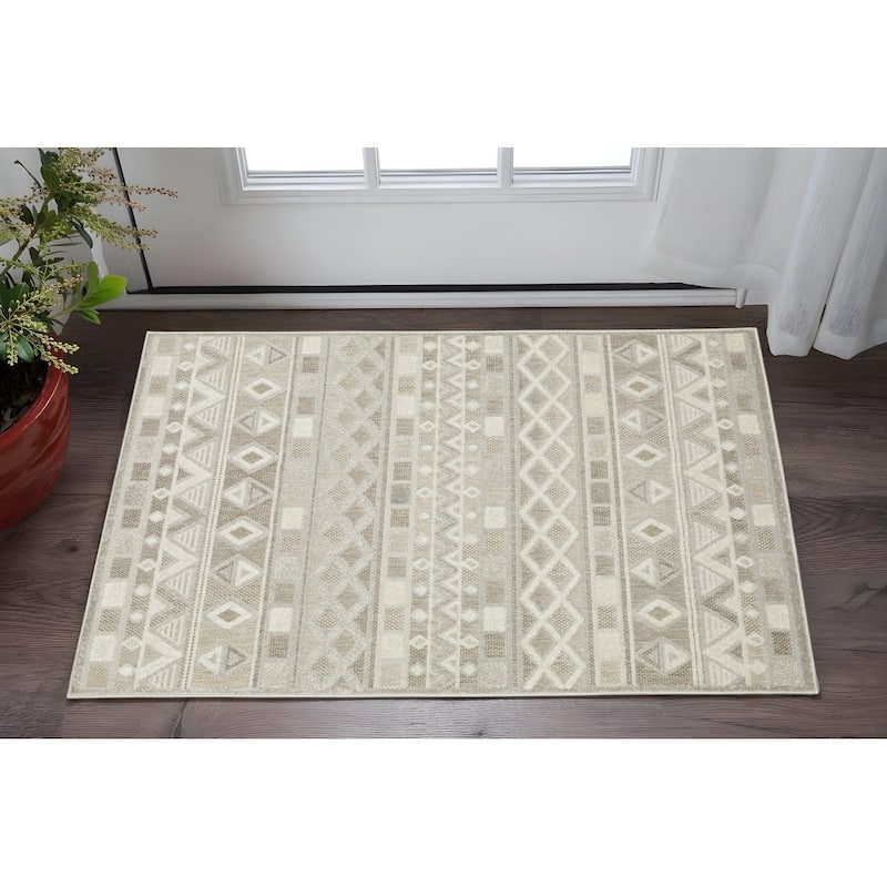 HomeRootsGeometric Casual Runner Area Rug - 59.84' X '39.37' X '0.32