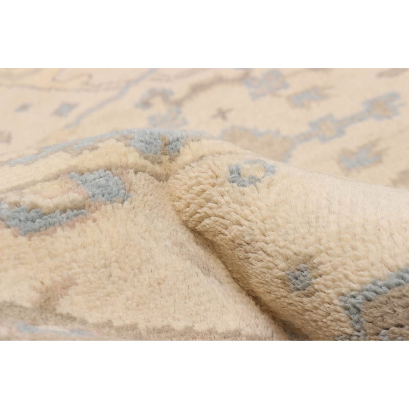 ECARPETGALLERY Hand-knotted Royal Oushak Ivory Wool Rug - 5'10 x 5'10