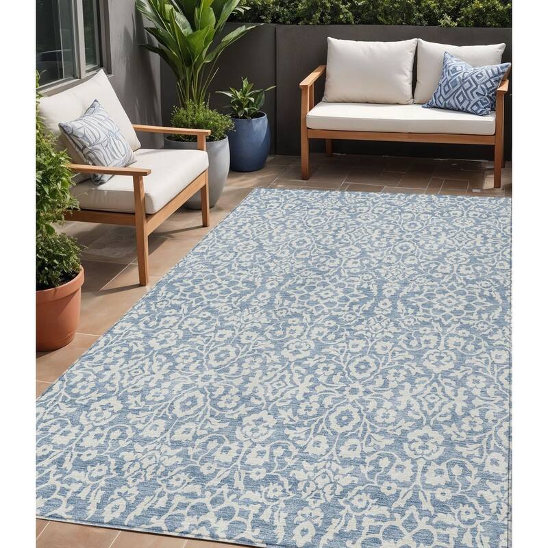 HomeRoots Damask Traditional Rectangle Outdoor Rug - 8' X 10'
