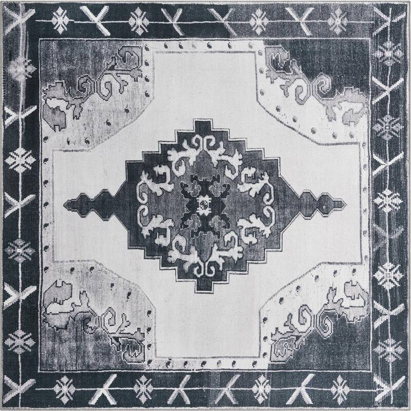 Traditional Rine Collection Area Rug