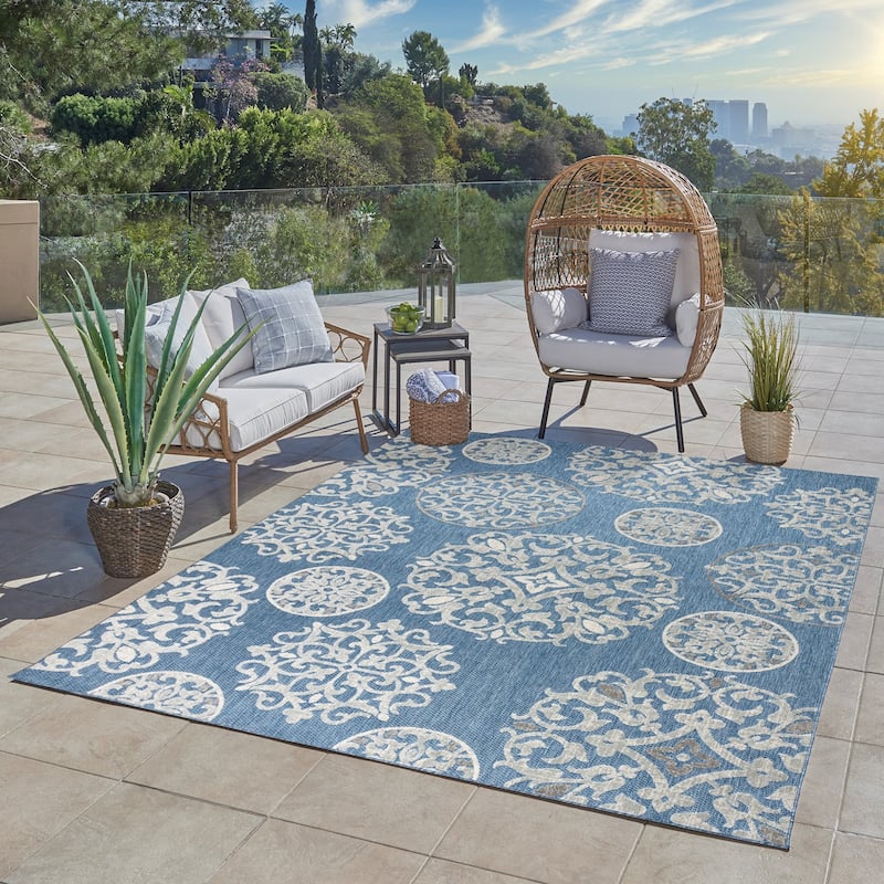 Gertmenian Fosel Emilia Light Blue Modern Floral Indoor/ Outdoor High-Low Area Rug