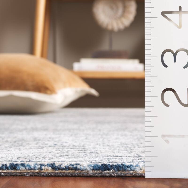 SAFAVIEH Handmade Soho Gorana Wool & Viscose Rug