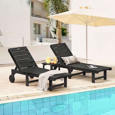 Outdoor Chaise Lounge Plastic Patio Chaise Lounge Chairs Set of 2 with Side Table
