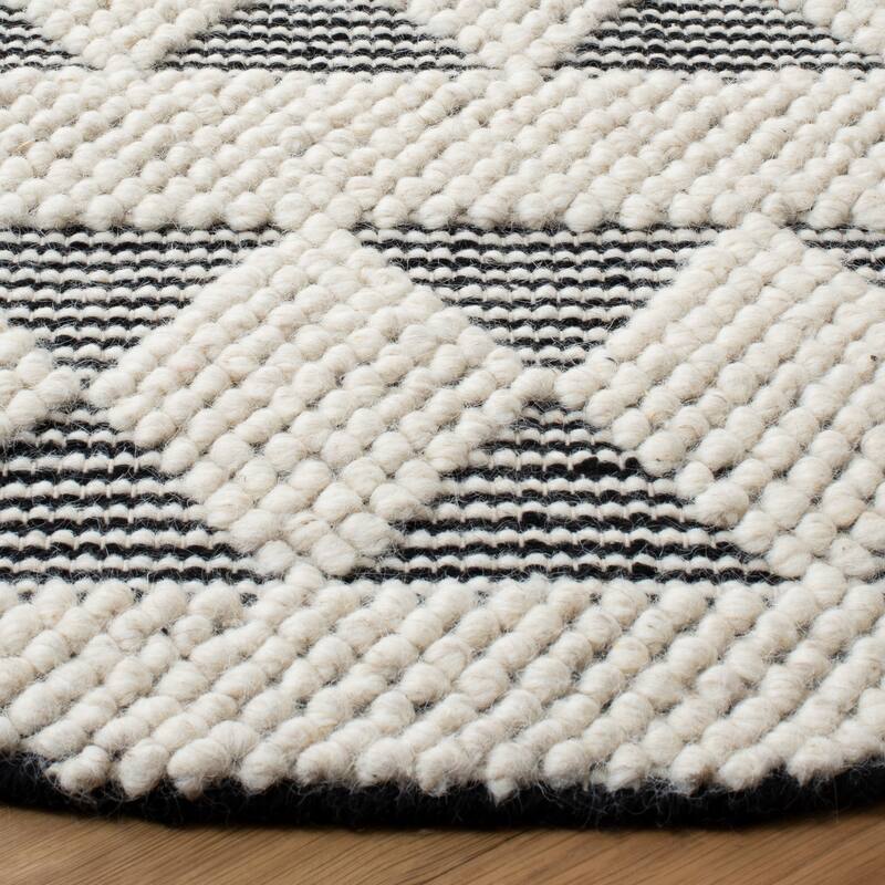 SAFAVIEH Handmade Natura Atixhe Moroccan Wool Rug