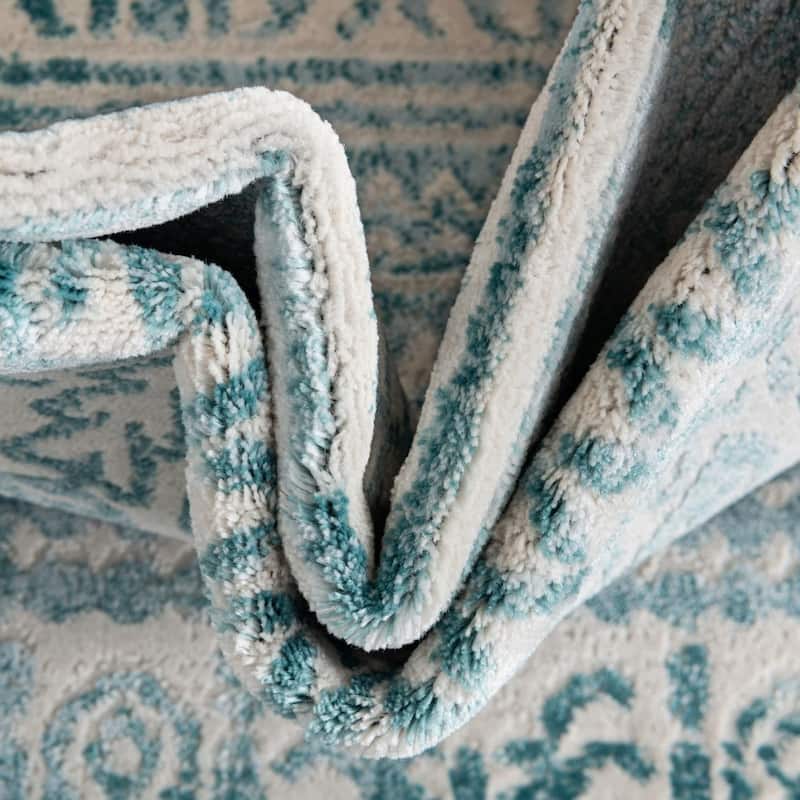 Southwestern/Lodge Richye Collection Area Rug