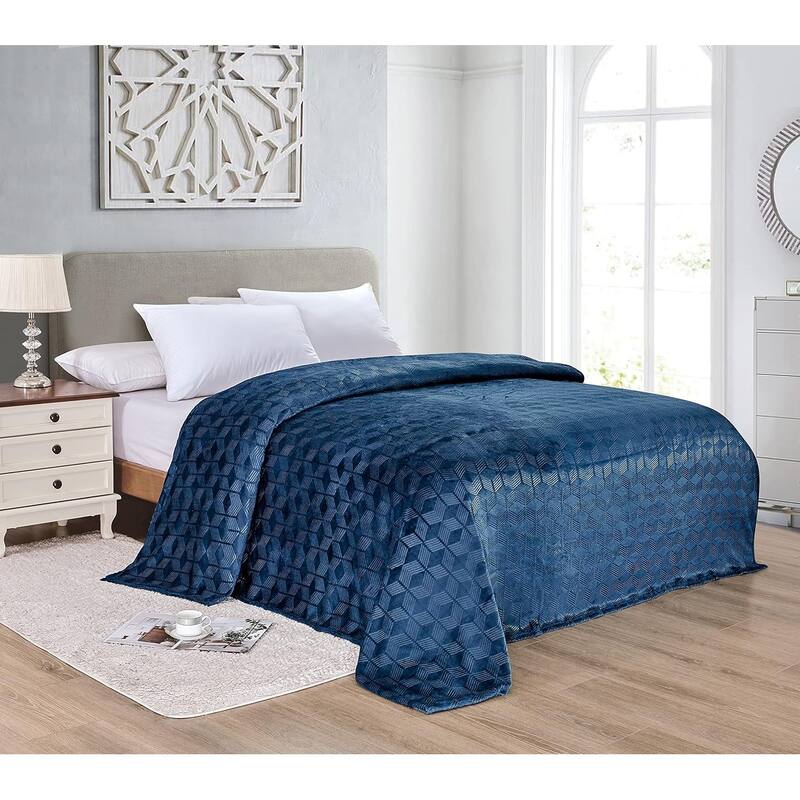 Ultra Plush by Décor&More Queen Size Chevron Arrow Jacquard Microplush Blanket (86" x 86") - Navy - Queen