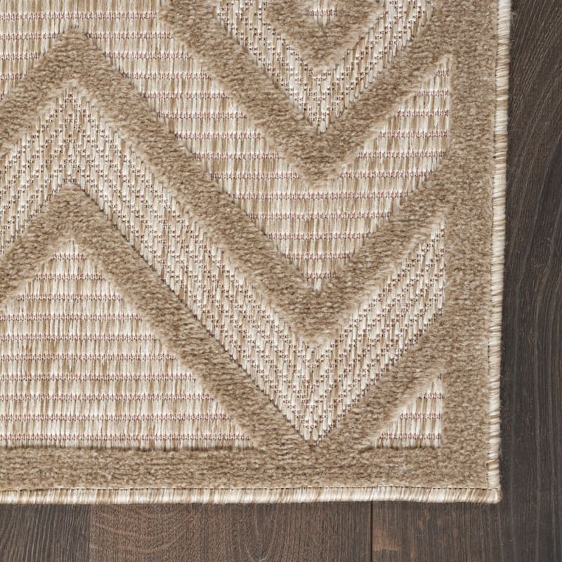 HomeRoots Contemporary Rectangle Outdoor Rug - 9' X 12'