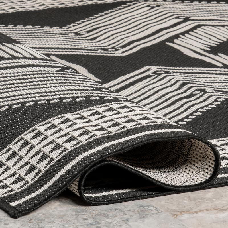 Nuloom Charlotte Contemporary Indoor/Outdoor Area Rug - 5' x 8' - Black