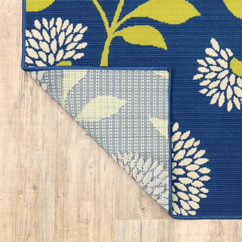 Catalina Chrysanthemum Floral Indoor/ Outdoor Rug