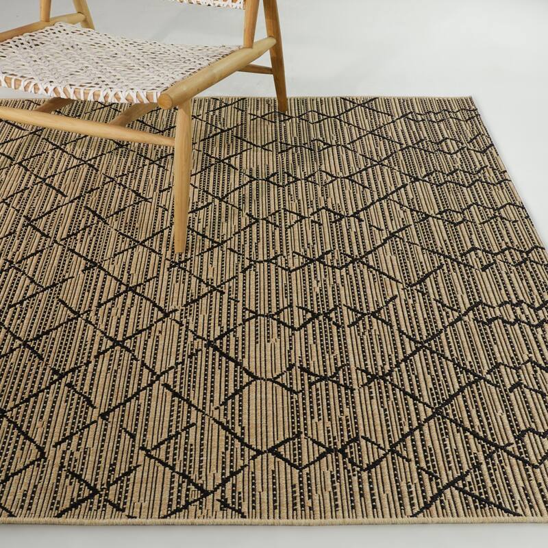 Marion Diamond Trellis Indoor/Outdoor Area Rug