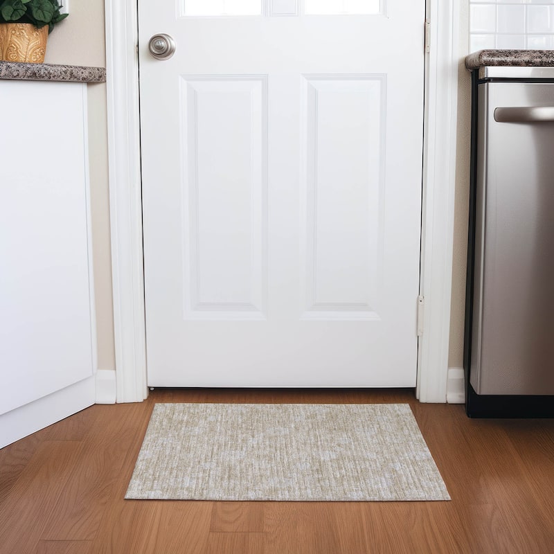 Machine Washable Indoor/ Outdoor Chantille Floral Farmhouse Rug - Beige - 1'8" x 2'6"