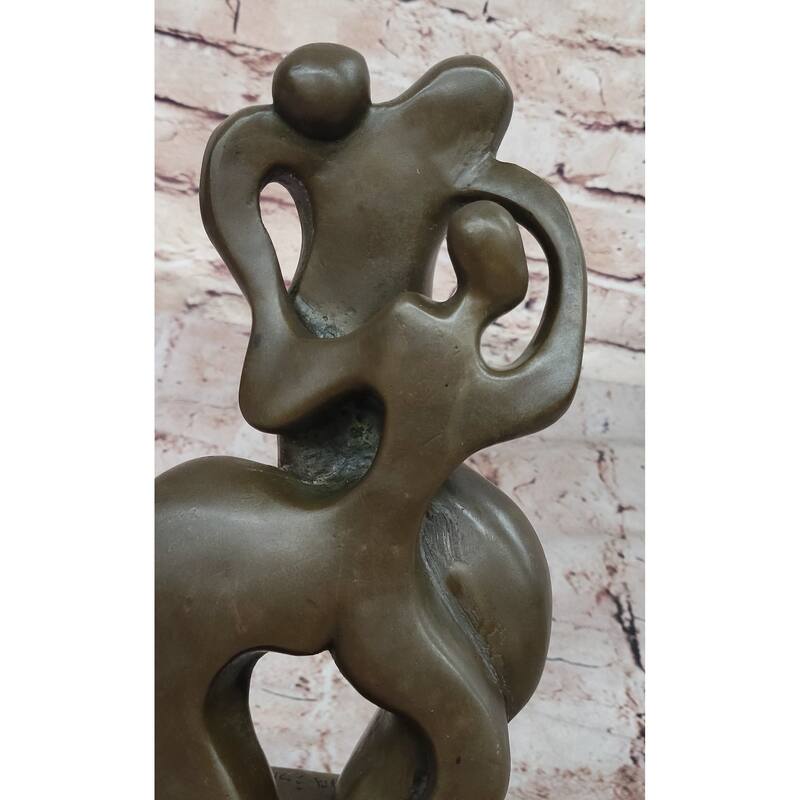 Abstract Bronze Sculpture Of Embracing Figures – Contemporary Art On Marble Base