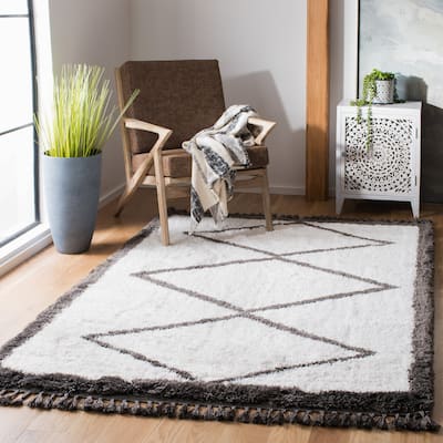 SAFAVIEH Carmella Liucija Shag Trellis Polyester Rug
