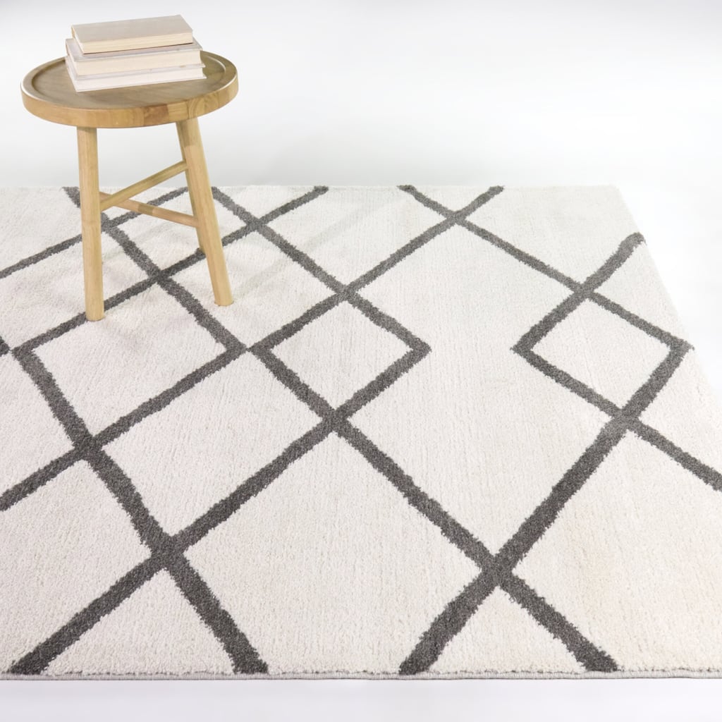 Christine Diamond Geometric Area Rug
