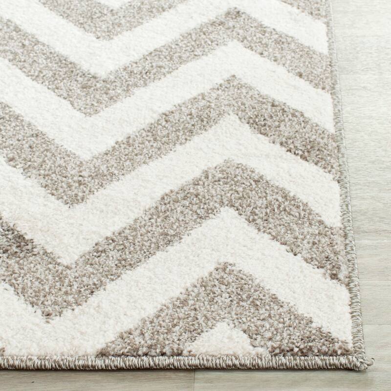 SAFAVIEH Amherst Rinny Modern Rug