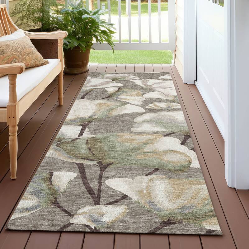 Machine Washable Indoor/ Outdoor Floral Love Chantille Rug - Taupe - 2'3" x 7'6"