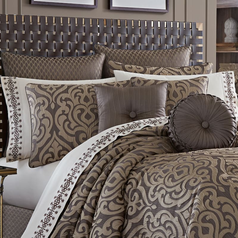 J. Queen New York Astoria Mink Comforter Set