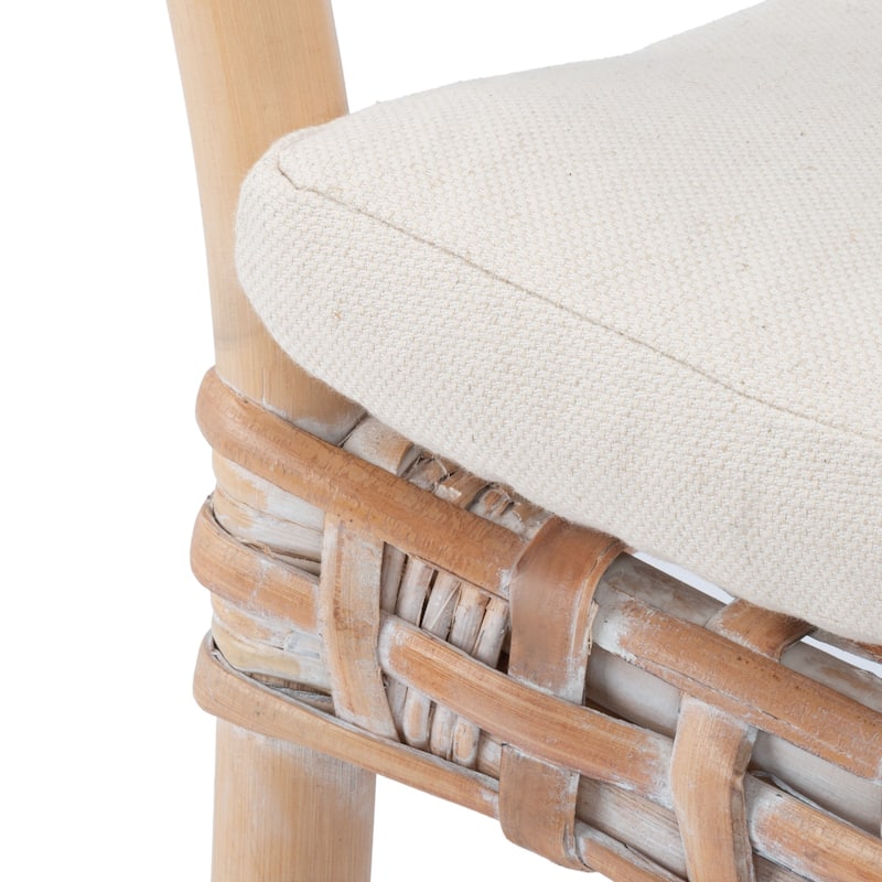 SAFAVIEH Roxanna Coastal Rattan Accent Chair with Cushion - 29.5" W x 26.2" L x 31.1" H - 30Wx26Dx31H