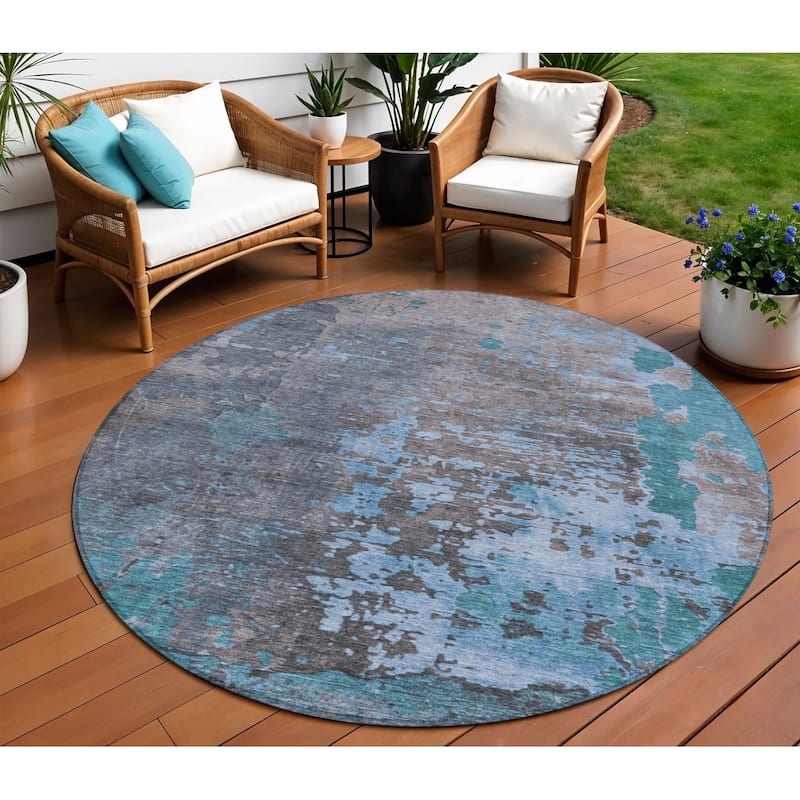 HomeRoots Abstract Transitional Rectangle Outdoor Rug - 8' Round