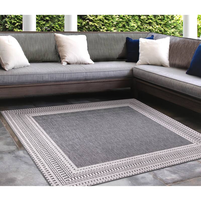 Liora Manne Malibu Etched Border Indoor/Outdoor Rug