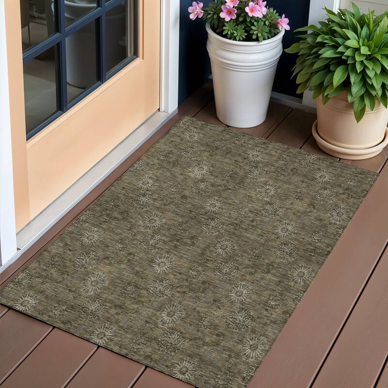 HomeRoots Floral Transitional Rectangle Outdoor Rug - 3' x 5'