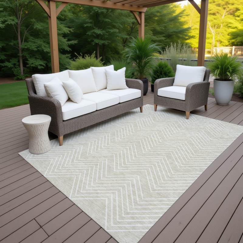 Machine Washable Indoor/ Outdoor Modern Chevron Chantille Rug