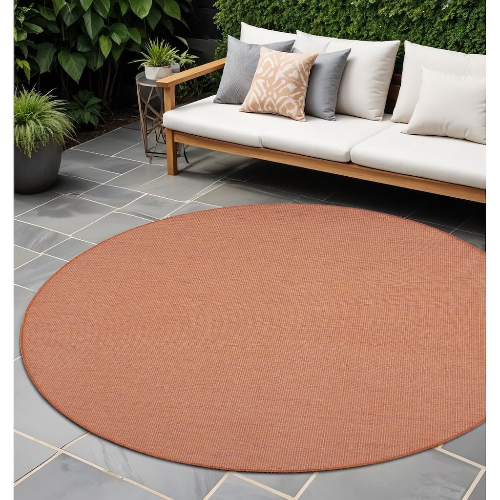 HomeRoots Contemporary Round Outdoor Rug - 8' Round