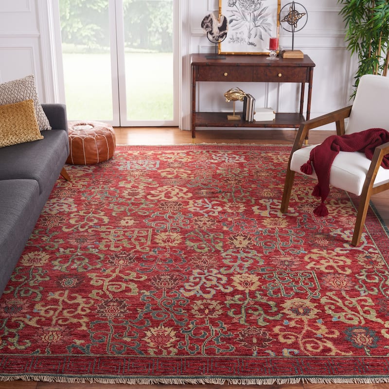 SAFAVIEH Hand-Knotted Sultanabad Klaartje Traditional Wool Rug - 9' x 12' - Red/Ivory